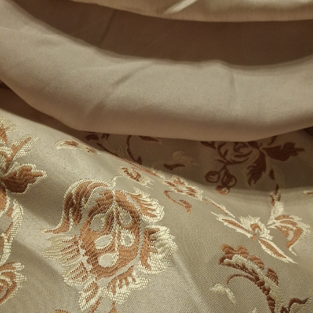 Premium Cream and Gold Bedskirt - Neutral Elegance - Picture 2 of 4